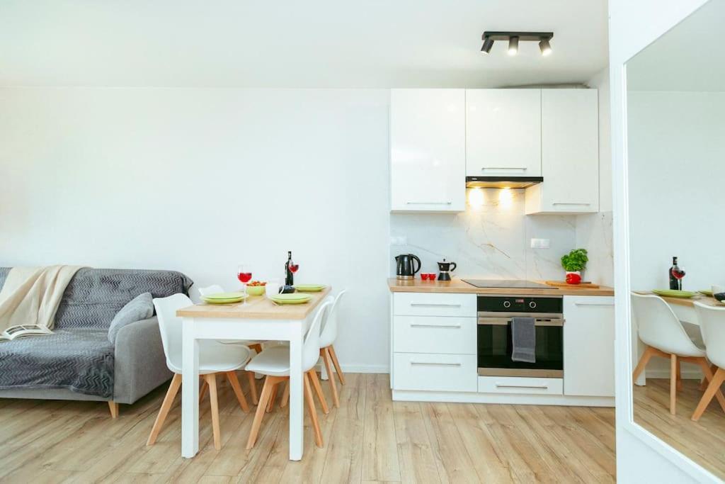 Apartment Przytulny Niedaleko Lotniska W Modlinie